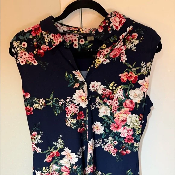 NWOT Tommy Hilfiger Pink and Orange Sleeveless Blouse with Notched Collar - Picture 2 of 5